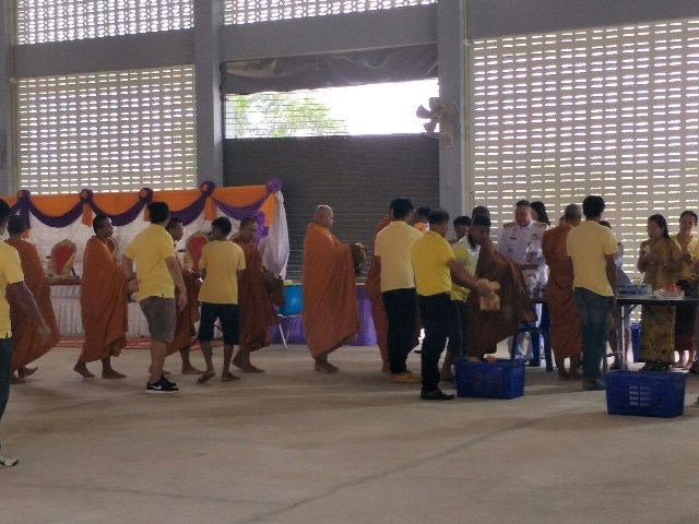 ร่วมพิธีเนื่องในโอกาสวันเฉลิมพระชนมพรรษาสมเด็จพระนางเจ้าฯ พระบรมราชินีนาถ