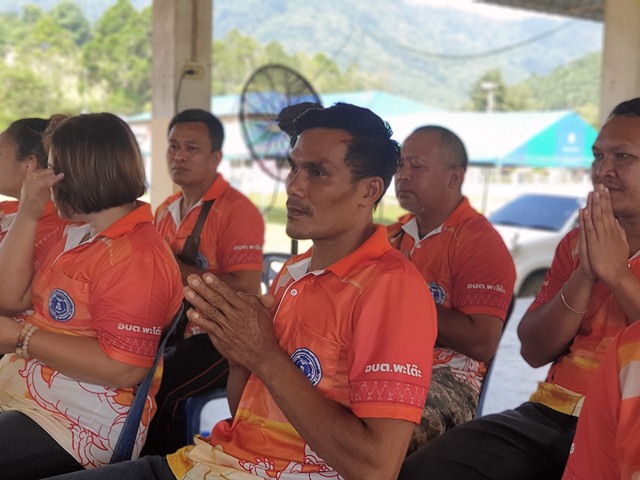 กิจกรรมทำบุญตักบาตร